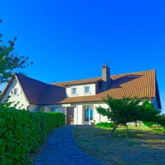  Annonces GUEUGNON : House | PARAY-LE-MONIAL (71600) | 283 m2 | 211 000 € 