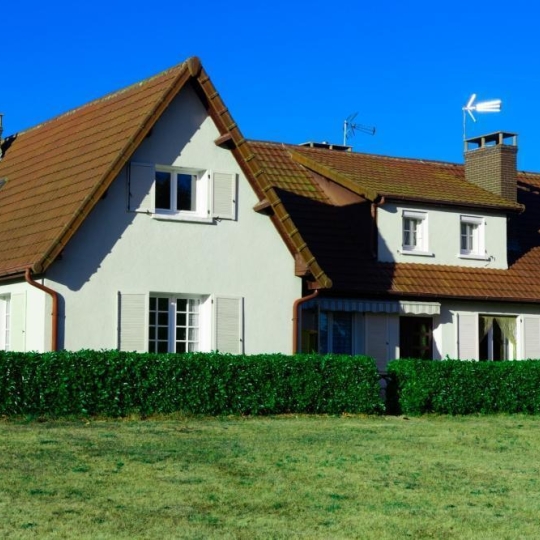 M Plus Immobilier : Maison / Villa | PARAY-LE-MONIAL (71600) | 283.00m2 | 231 000 € 