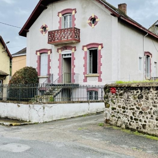  Annonces GUEUGNON : Maison / Villa | TOULON-SUR-ARROUX (71320) | 180 m2 | 49 500 € 